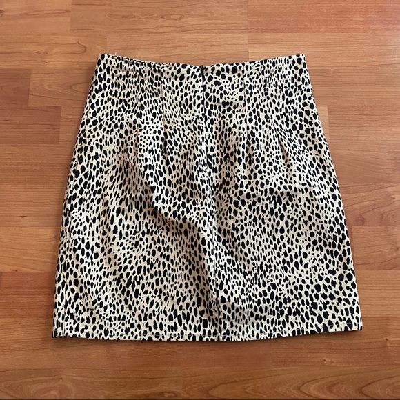 Brandy Melville Cheetah Skirt - Picture 2 of 2